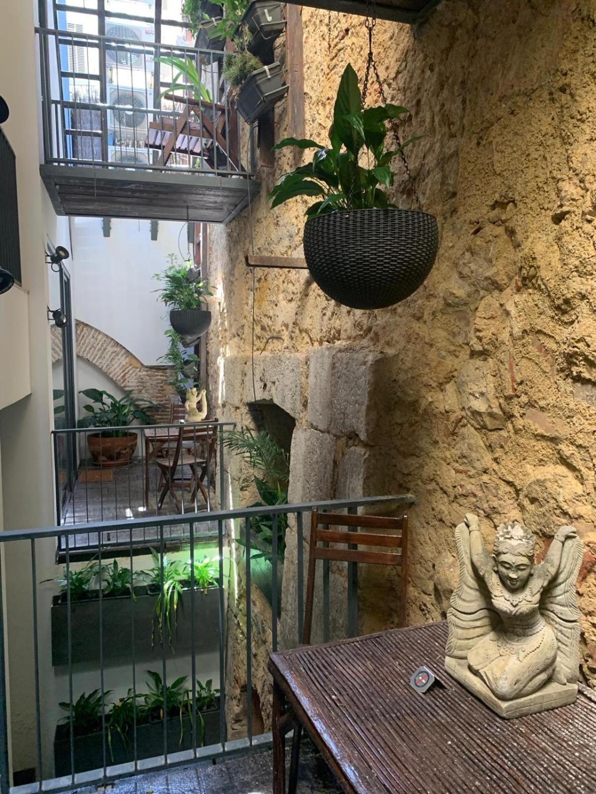 Old Stables Chiado - 2 Bedroom In The Heart Of Lisboa Εξωτερικό φωτογραφία